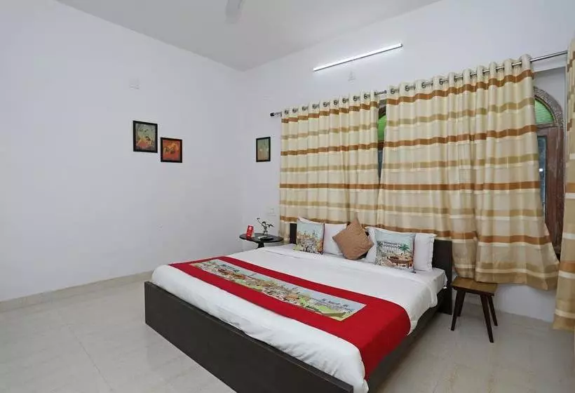 ホテル Oyo Home Near Sukhadia Circle