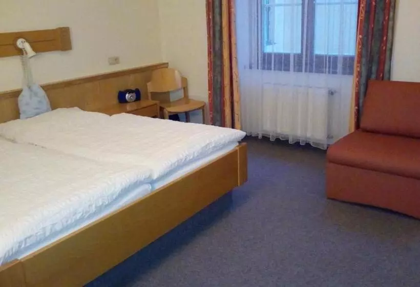 Hotelli Zum Goldenen Hirschen