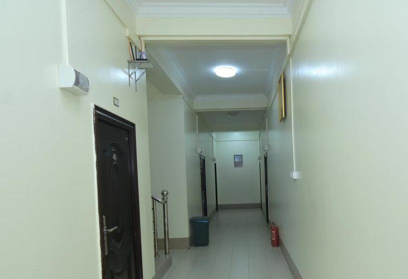 مُتل Hpaan River View