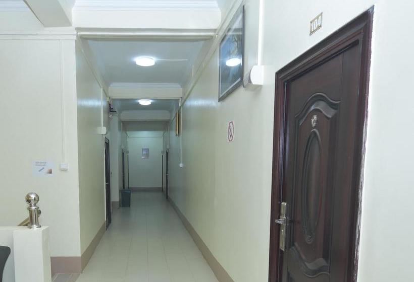 مُتل Hpaan River View