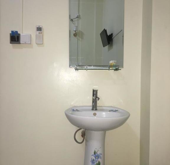 مُتل Hpaan River View