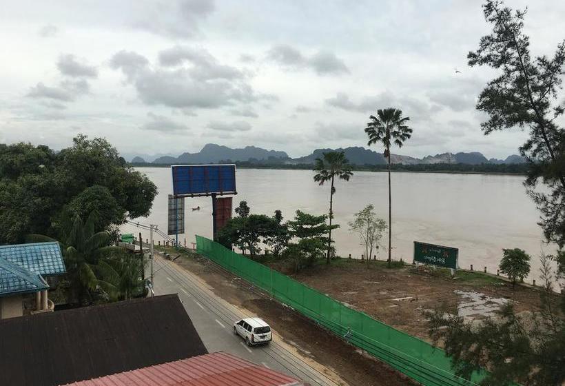 مُتل Hpaan River View