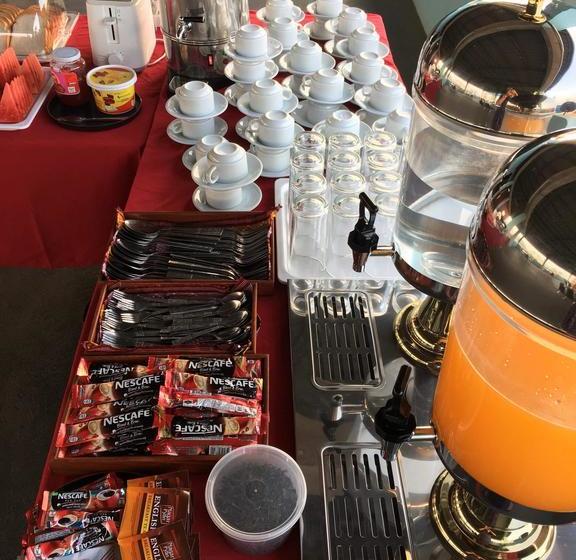 مُتل Hpaan River View