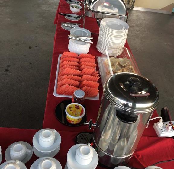 مُتل Hpaan River View