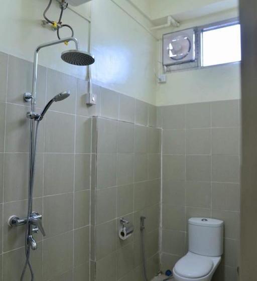 مُتل Hpaan River View