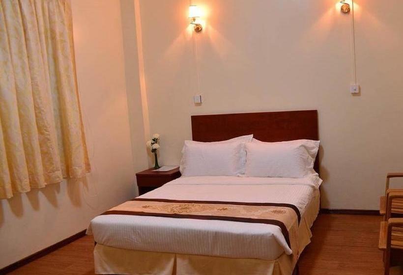 مُتل Hpaan River View