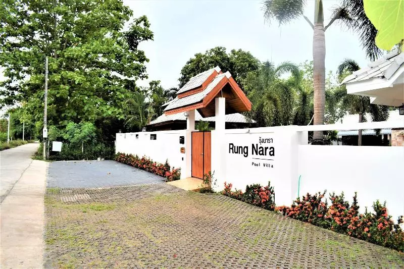 استراحتگاه Rungnara Pool Villa