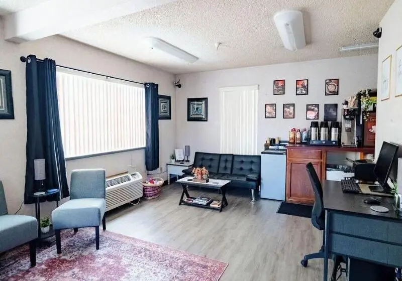 ホテル Rose City Inn And Suites