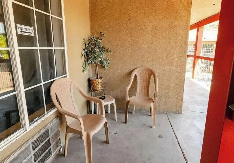 ホテル Rose City Inn And Suites