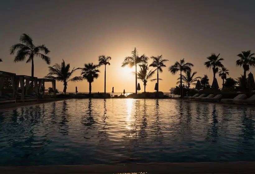 هتل Turtle Bay
