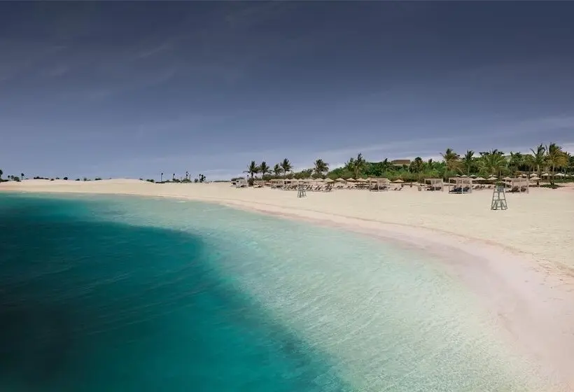 هتل Turtle Bay