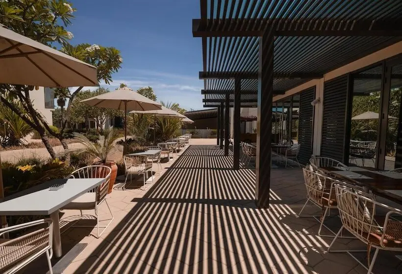 هتل Turtle Bay