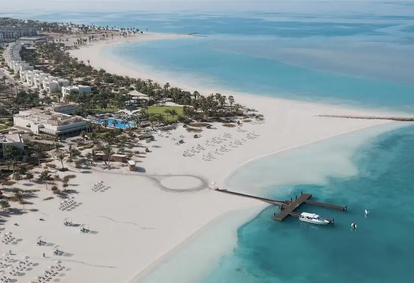 هتل Turtle Bay