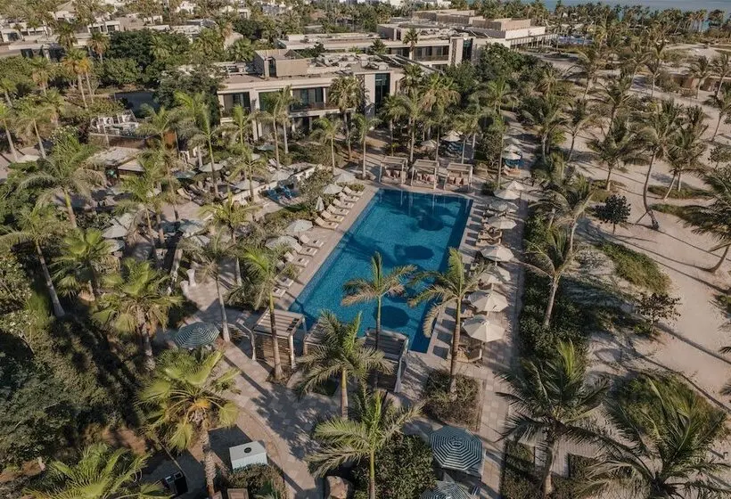 هتل Turtle Bay