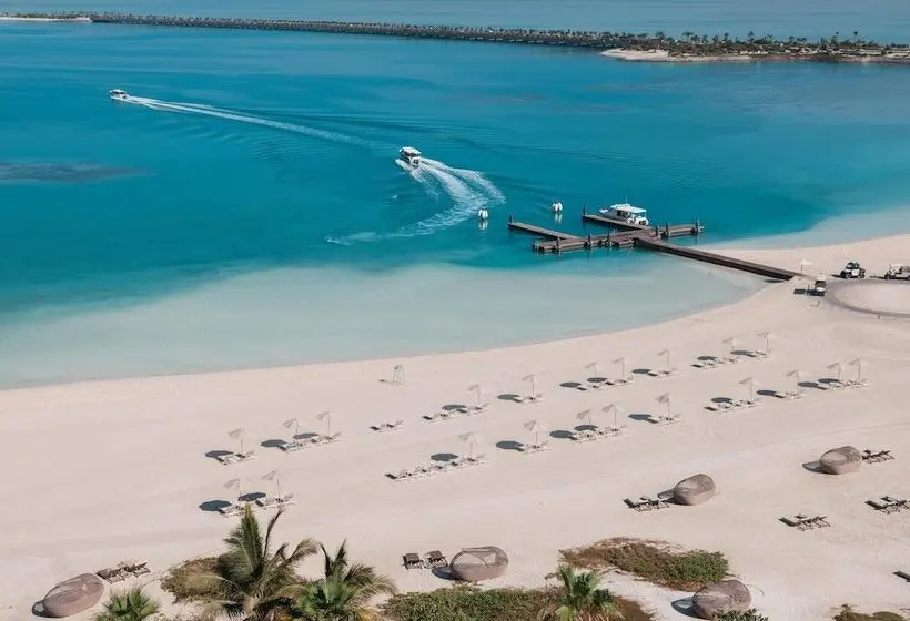 هتل Turtle Bay