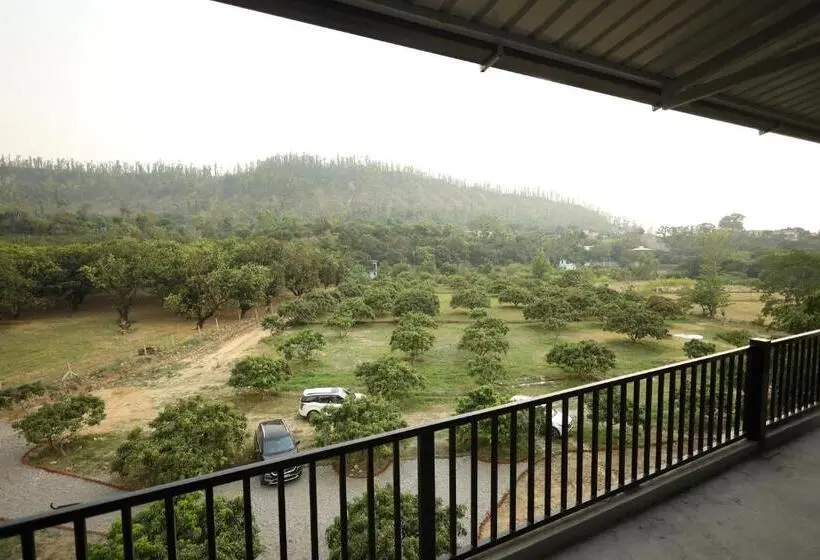 Hotelli Kattapathar Nature Resort