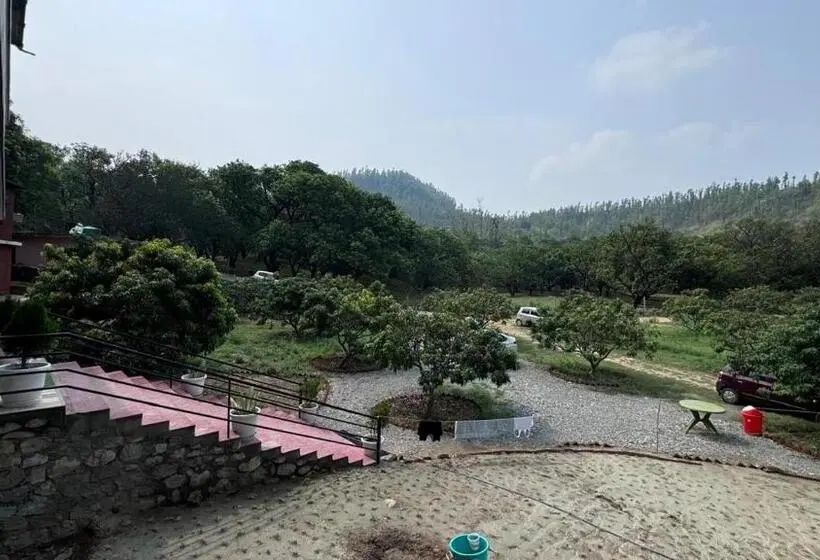 Hotelli Kattapathar Nature Resort