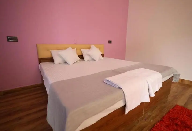 Hotelli Kattapathar Nature Resort
