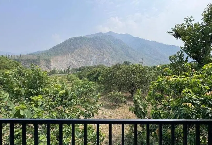 Hotelli Kattapathar Nature Resort