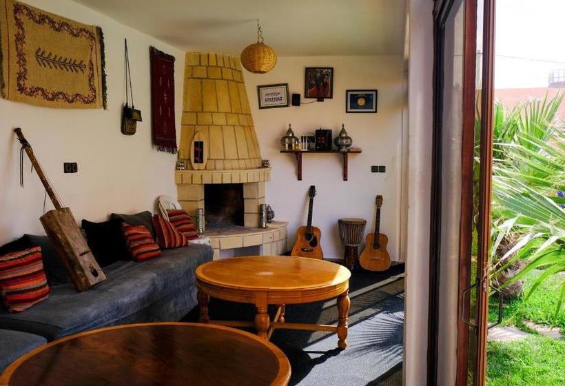 هاستل Dar Iziki