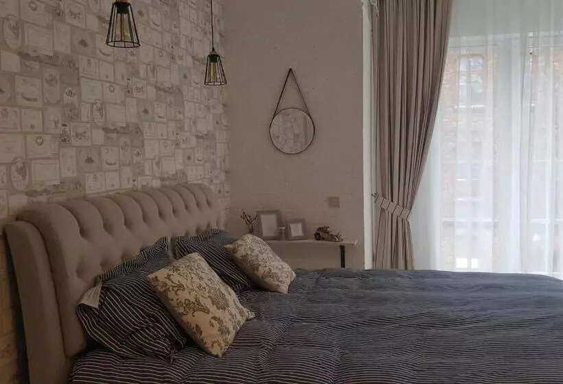 تختخواب و صبحانه Dom Rabinovicha