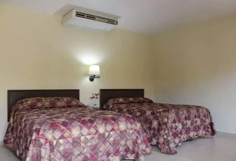 Hotelli Flores Hills