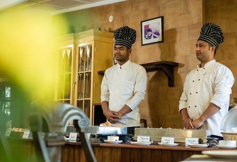 Hotel Karma Vilas By Howard