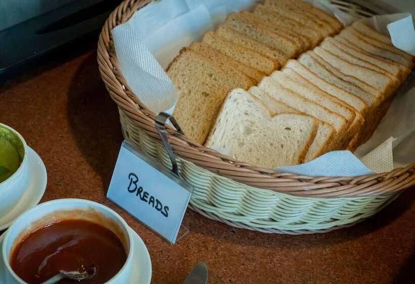 Hotel Karma Vilas By Howard