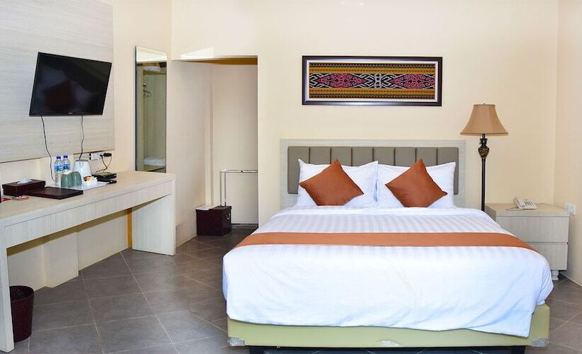 La Cecile Hotel And Cafe Komodo