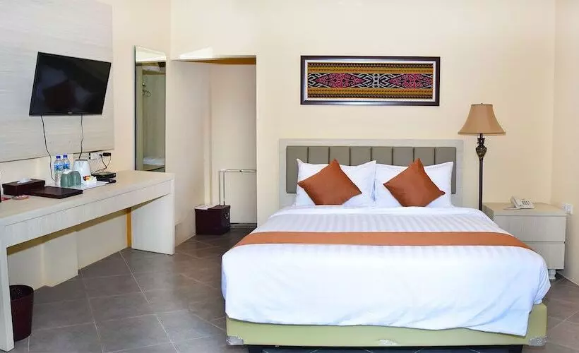 La Cecile Hotel And Cafe Komodo