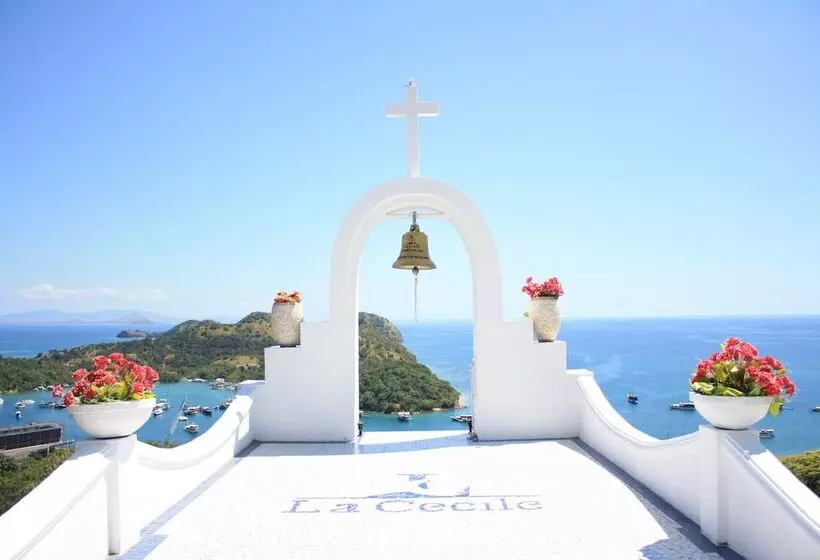 La Cecile Hotel And Cafe Komodo