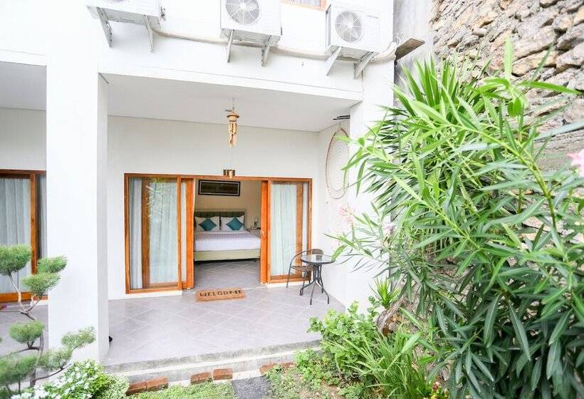 La Cecile Hotel And Cafe Komodo