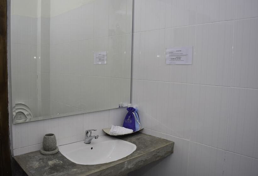 La Cecile Hotel And Cafe Komodo