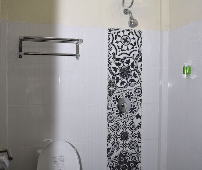 La Cecile Hotel And Cafe Komodo