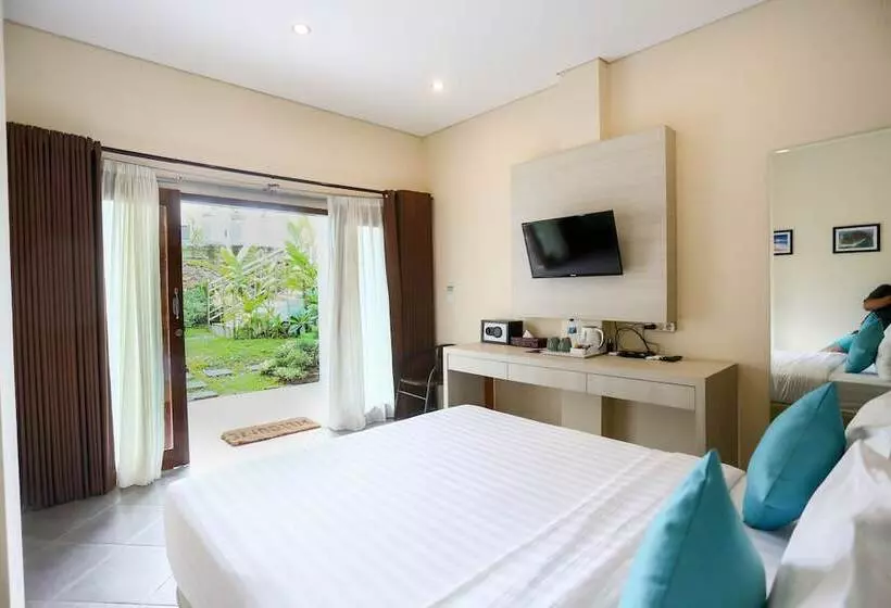 La Cecile Hotel And Cafe Komodo