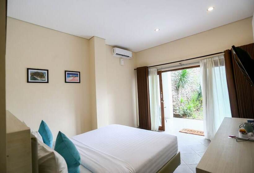 La Cecile Hotel And Cafe Komodo