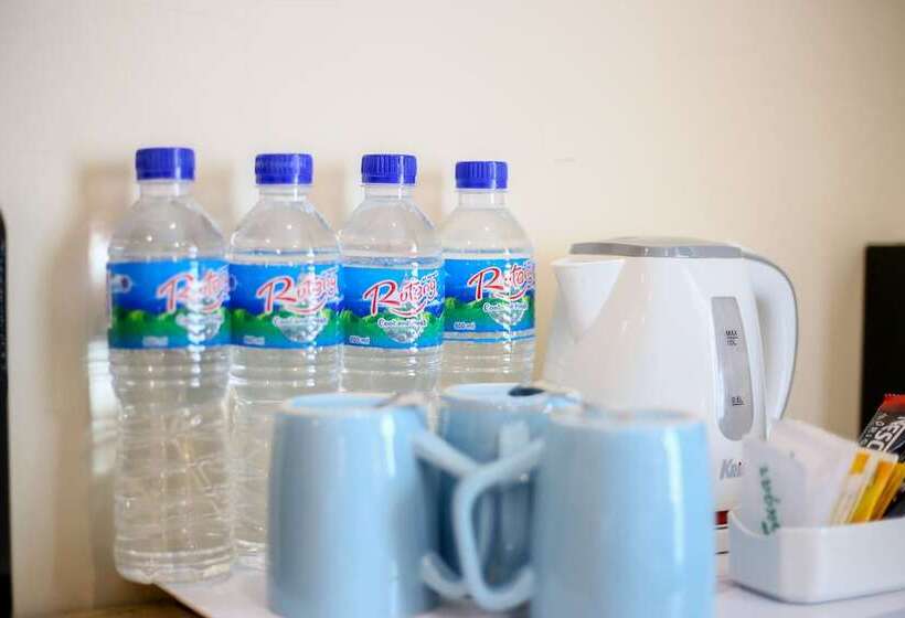 La Cecile Hotel And Cafe Komodo