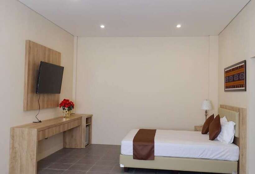 La Cecile Hotel And Cafe Komodo