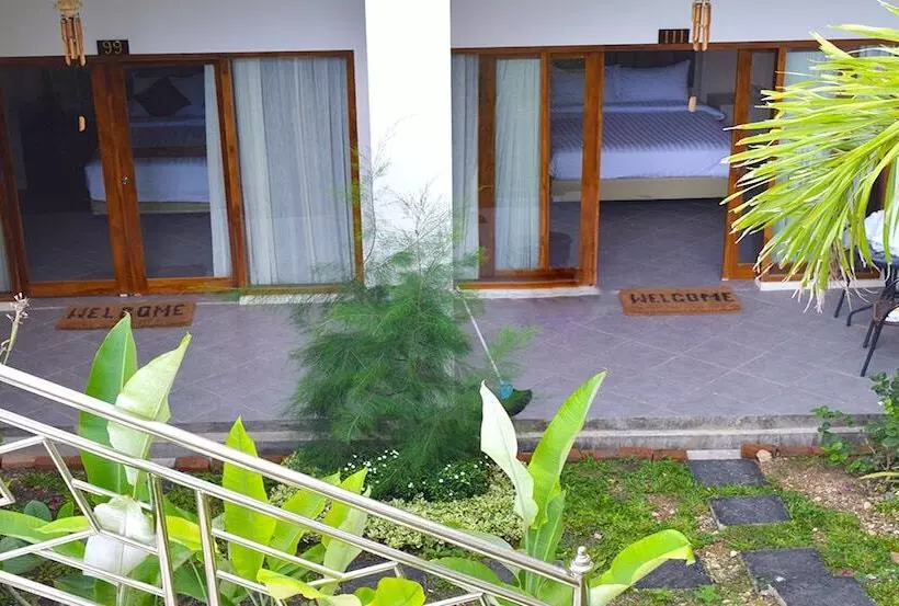 La Cecile Hotel And Cafe Komodo