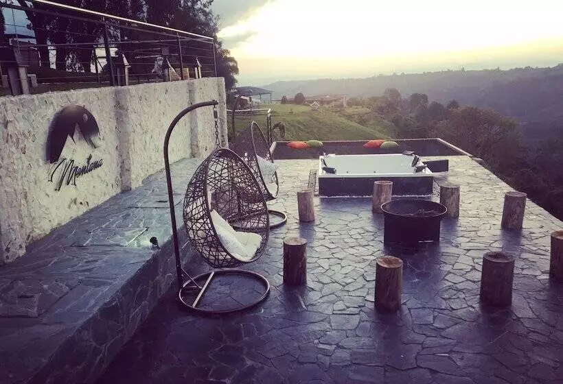 Hotelli Montana Guesthouse