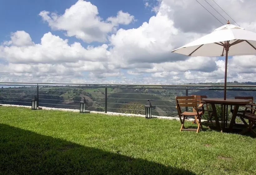 Hotelli Montana Guesthouse