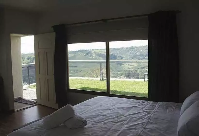 Hotelli Montana Guesthouse