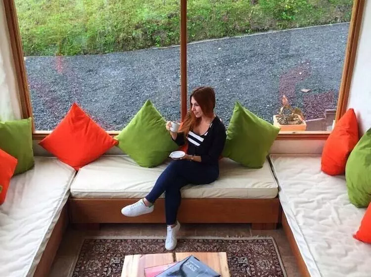 Hotelli Montana Guesthouse