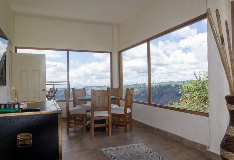 ホテル Montana Guesthouse