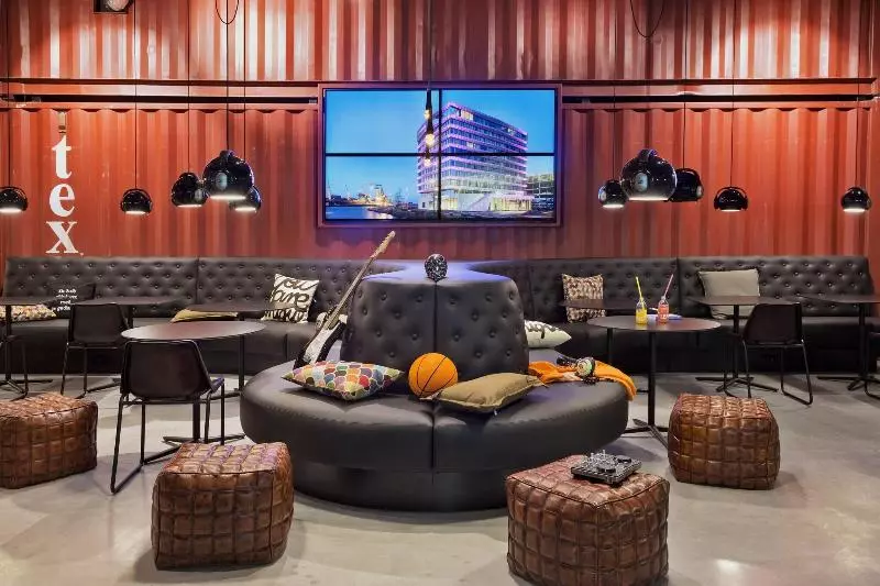 ホテル Moxy Amsterdam Houthavens