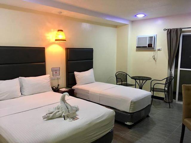 בית מלון כפרי The Ambassador