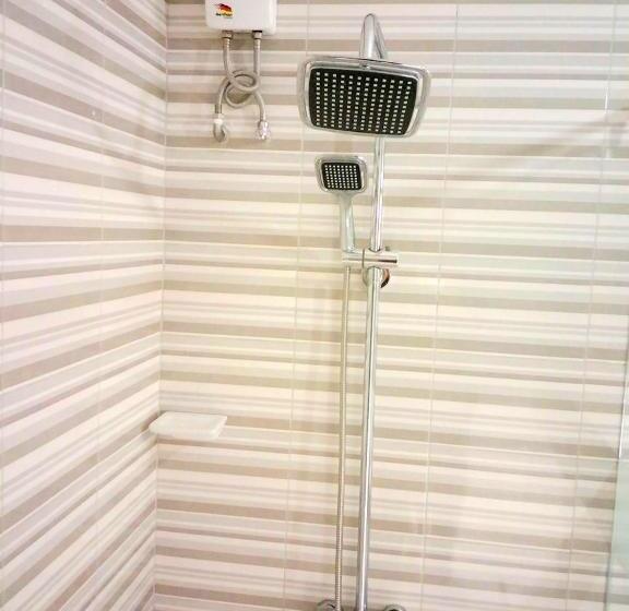 בית מלון כפרי The Ambassador