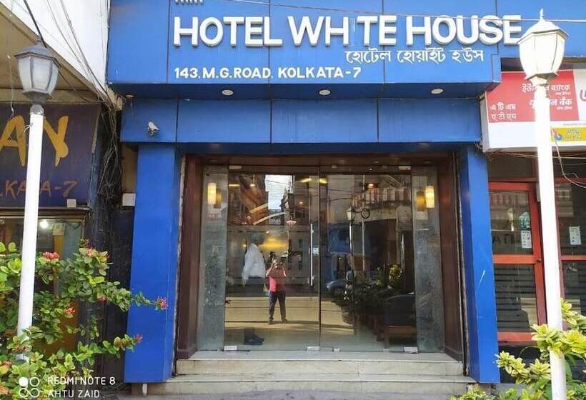 ホテル White House