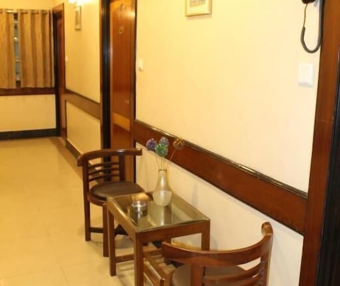 ホテル White House