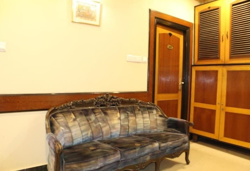 ホテル White House